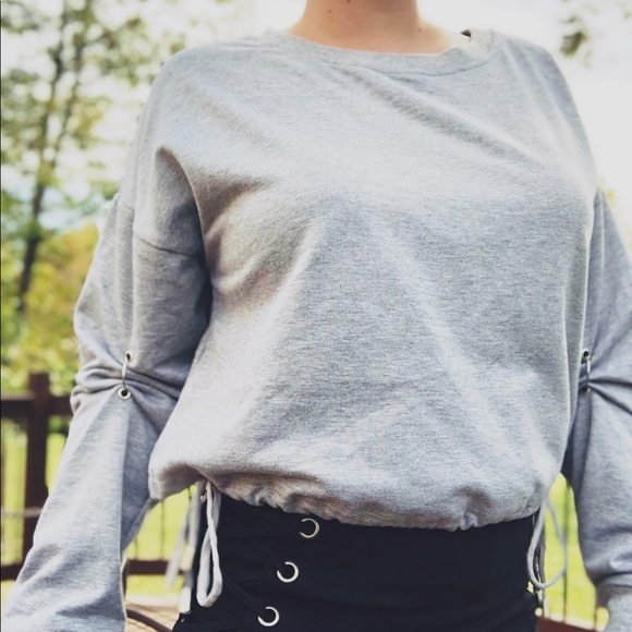 Gray top - Picture 2 of 3